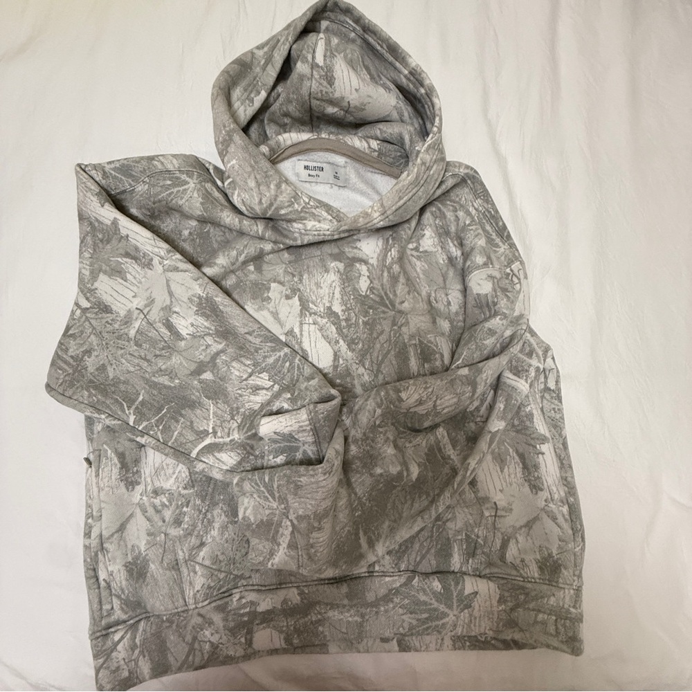 hollister camo boxy fit hoodie